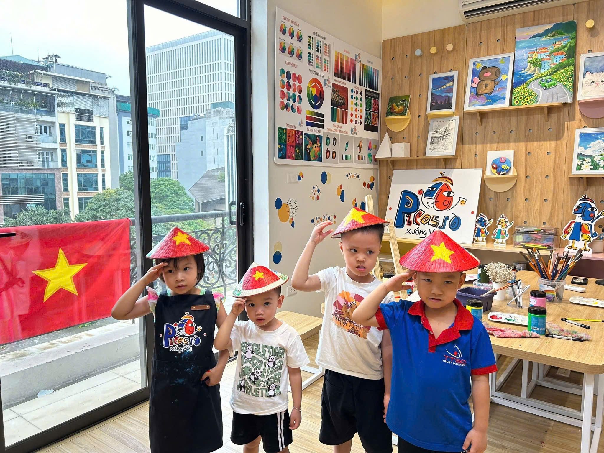 Điểm ấn tượng nhất tại cơ sở Cầu Giấy là những ô cửa lớn