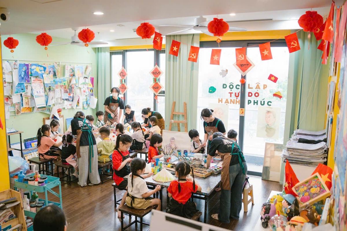 Sự kết hợp giữa đèn led và ánh sáng trời tạo sự hài hòa